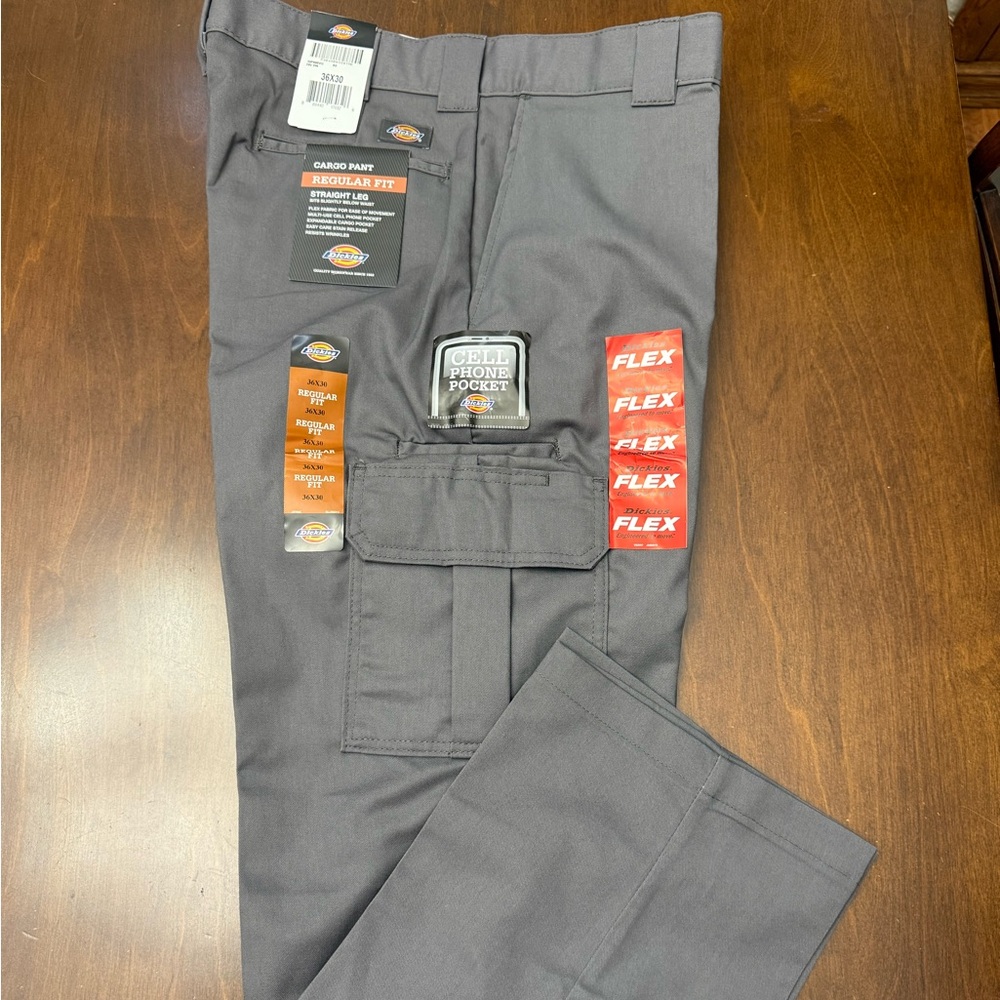 Dickies cargo pant regular fit straight leg size 36x30 NWT
